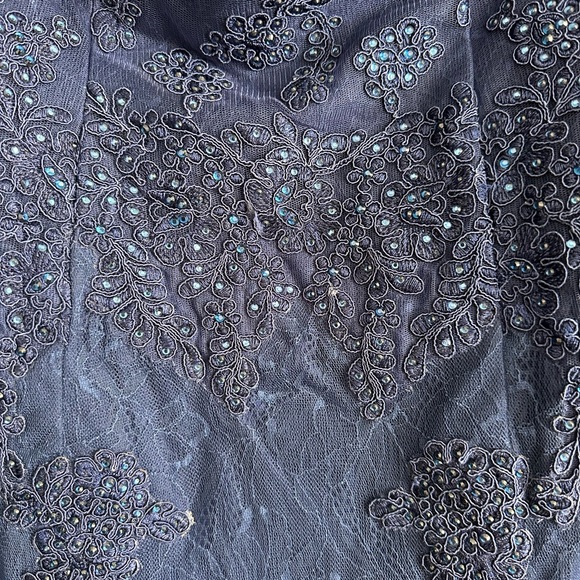 Beautiful strapless night gown - Picture 3 of 4